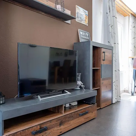 Apartment Bright 2br With Parking And Balcony