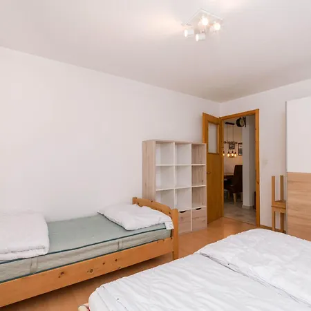 Apartment Bright 2br With Parking And Balcony Davos