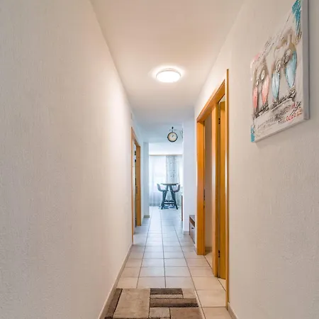 Bright 2br With Parking And Balcony Apartment *