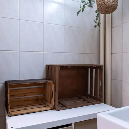Bright 2br With Parking And Balcony Apartment