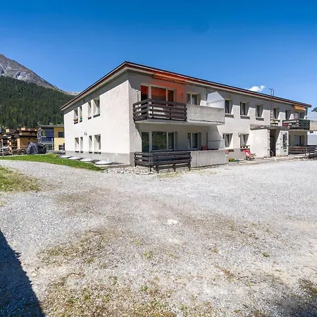 Bright 2br With Parking And Balcony Apartment *